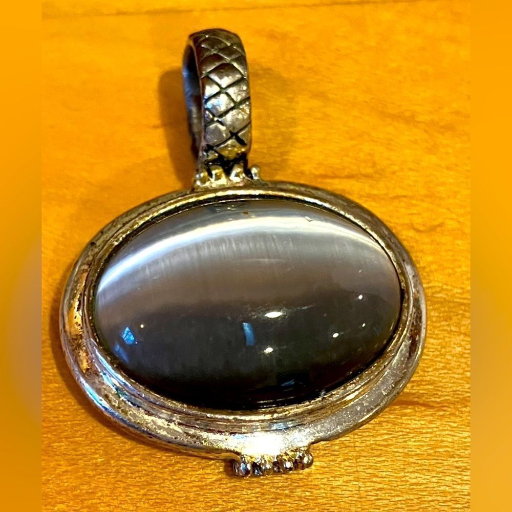 5/$25 Necklace pendant with gray stone